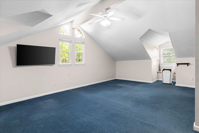 15580 Kitkitdizze Dr, Grass Valley, CA 95945