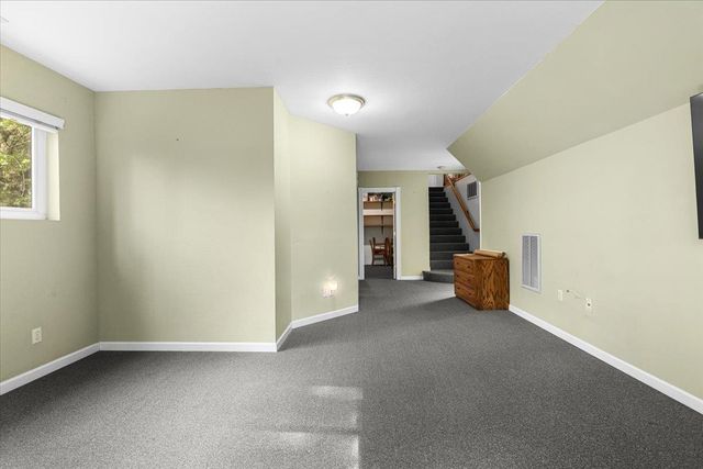 15580 Kitkitdizze Dr, Grass Valley, CA 95945