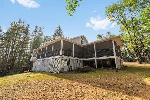 15580 Kitkitdizze Dr, Grass Valley, CA 95945