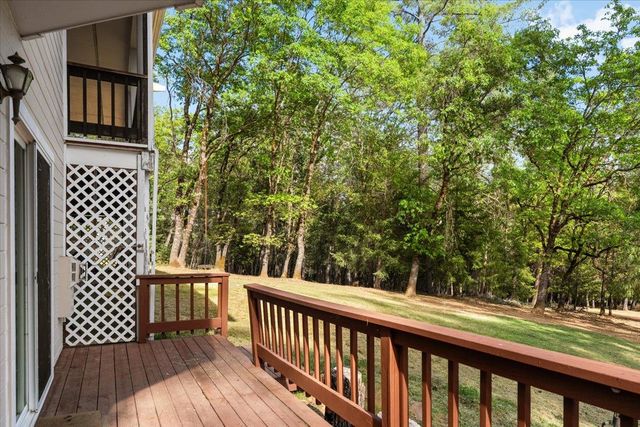 15580 Kitkitdizze Dr, Grass Valley, CA 95945