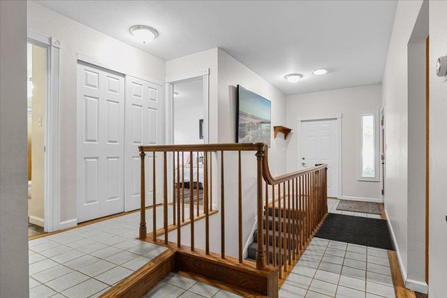 15580 Kitkitdizze Dr, Grass Valley, CA 95945