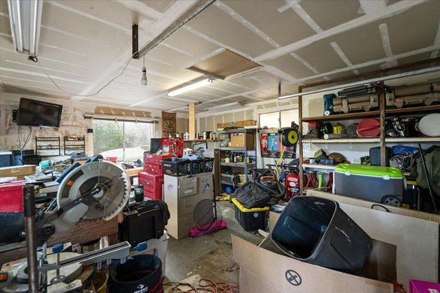 15580 Kitkitdizze Dr, Grass Valley, CA 95945