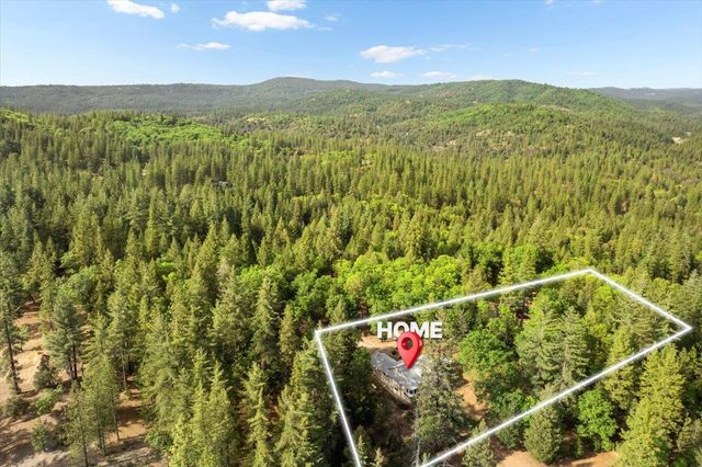 15580 Kitkitdizze Dr, Grass Valley, CA 95945