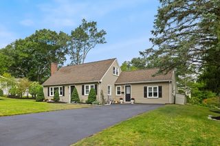 1 Magnolia Ter, Peabody, MA 01960
