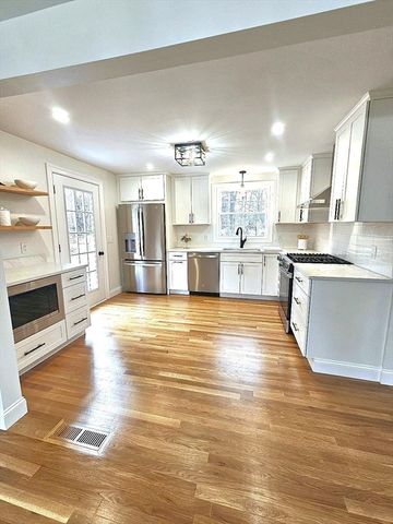 1094 Glebe St, Taunton, MA 02780