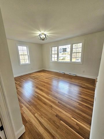 1094 Glebe St, Taunton, MA 02780