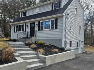 1094 Glebe St, Taunton, MA 02780