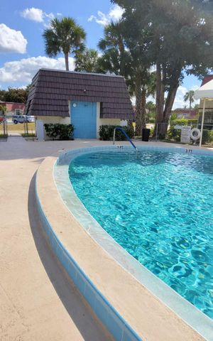 12003 Poinciana Boulevard 204, Royal Palm Beach, FL 33411