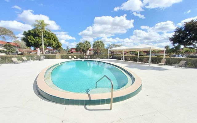 12003 Poinciana Boulevard 204, Royal Palm Beach, FL 33411