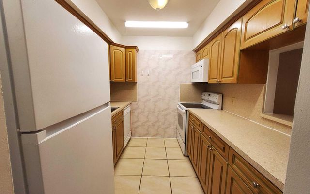 12003 Poinciana Boulevard 204, Royal Palm Beach, FL 33411