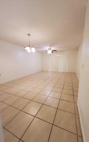 12003 Poinciana Boulevard 204, Royal Palm Beach, FL 33411