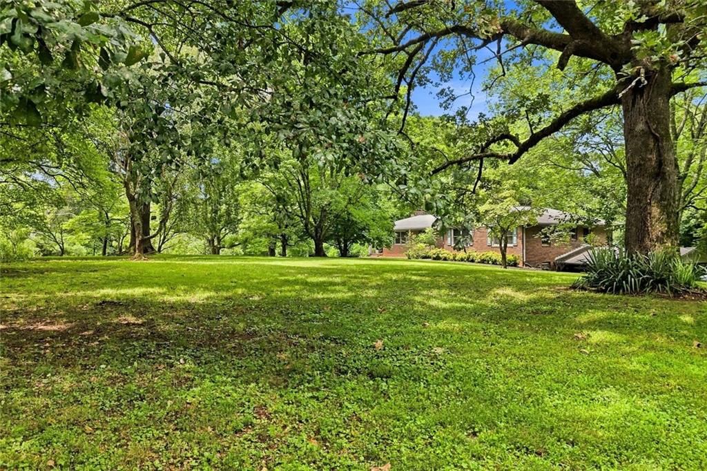 Image 11 of property listing at 2065 Wilkie Road, Alpharetta, GA 30004