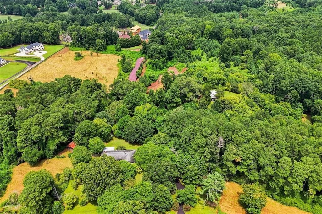 Image 2 of property listing at 2065 Wilkie Road, Alpharetta, GA 30004