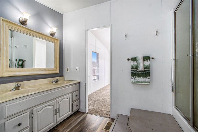 45717 64th Avenue, Paw Paw, MI 49079