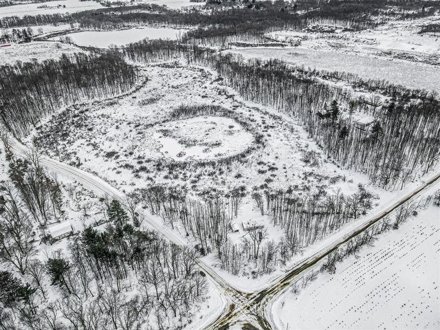 45717 64th Avenue, Paw Paw, MI 49079