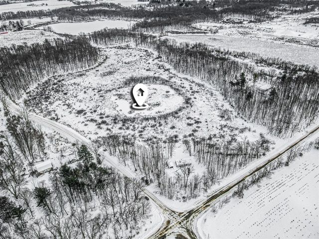 45717 64th Avenue, Paw Paw, MI 49079