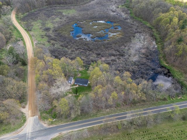 45717 64th Avenue, Paw Paw, MI 49079