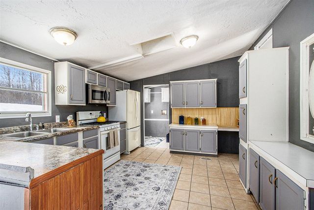 45717 64th Avenue, Paw Paw, MI 49079