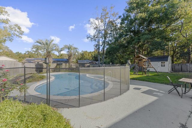 300 Logan Drive, Summerville, SC 29483