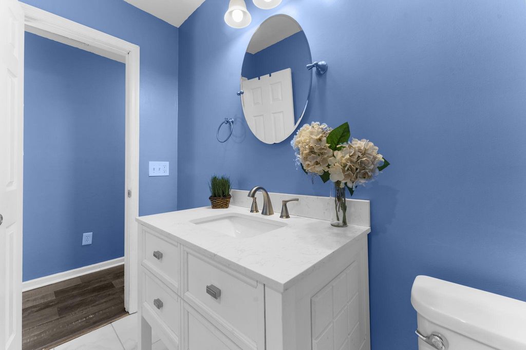 Image 18 of property listing at 300 Logan Drive, Summerville, SC 29483