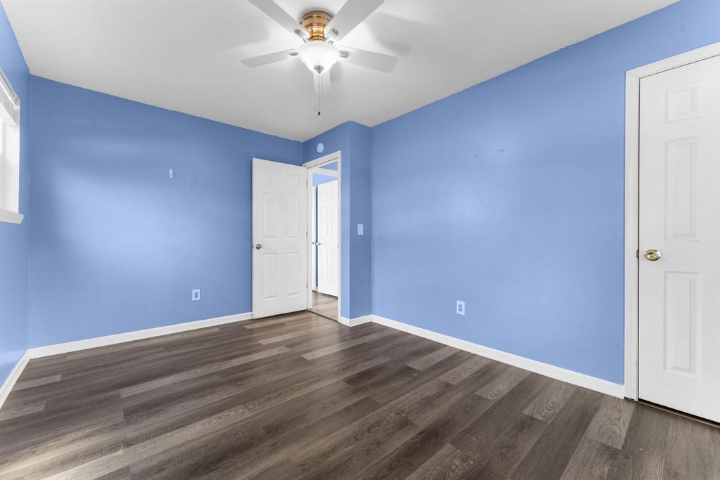 Image 30 of property listing at 300 Logan Drive, Summerville, SC 29483