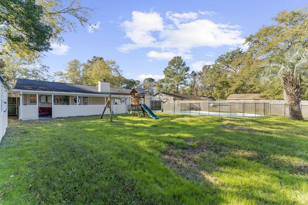 Image 35 of property listing at 300 Logan Drive, Summerville, SC 29483