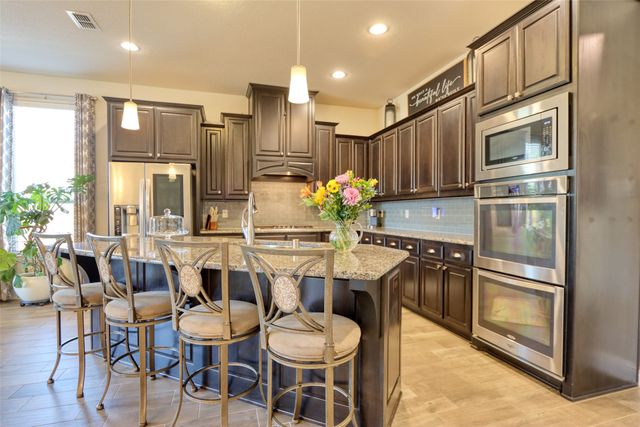 4512 Periwinkle Drive, Mansfield, TX 76063