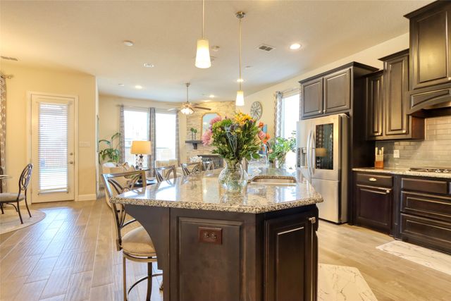 4512 Periwinkle Drive, Mansfield, TX 76063