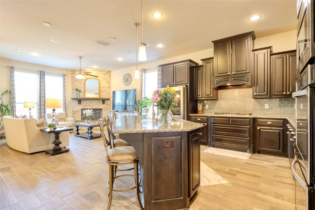 4512 Periwinkle Drive, Mansfield, TX 76063