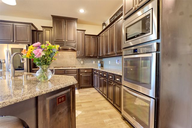 4512 Periwinkle Drive, Mansfield, TX 76063