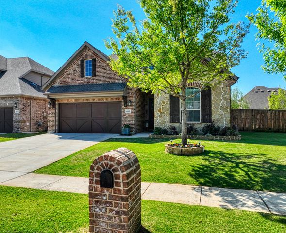 4512 Periwinkle Drive, Mansfield, TX 76063