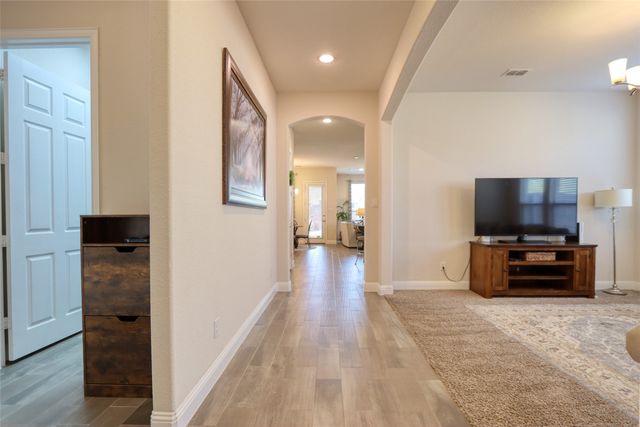 4512 Periwinkle Drive, Mansfield, TX 76063