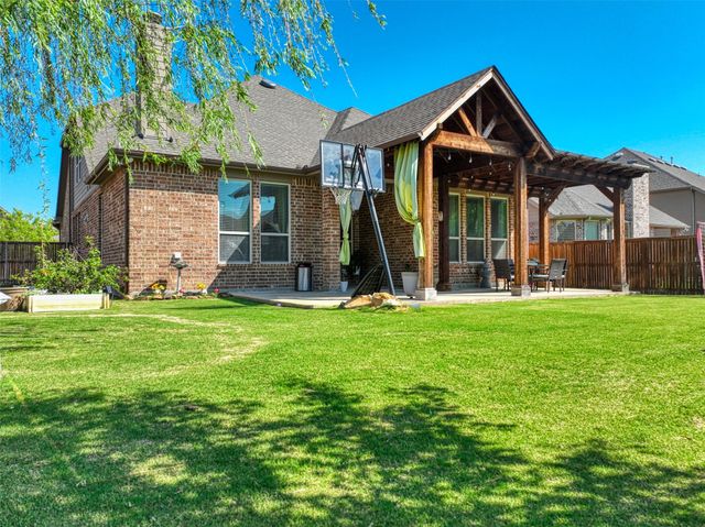 4512 Periwinkle Drive, Mansfield, TX 76063