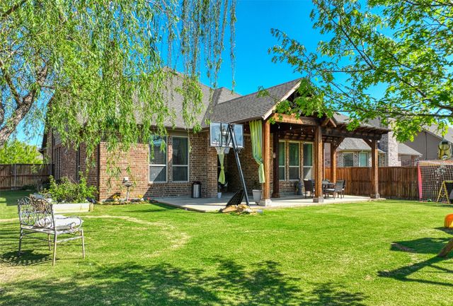 4512 Periwinkle Drive, Mansfield, TX 76063