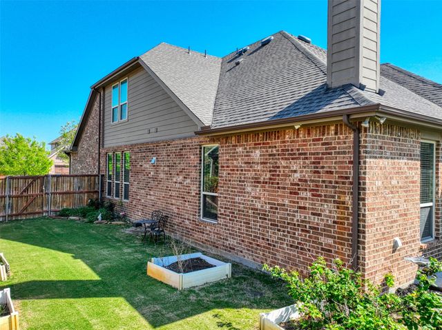 4512 Periwinkle Drive, Mansfield, TX 76063
