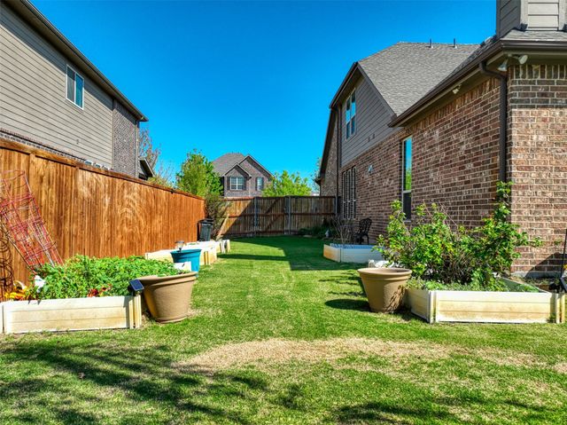 4512 Periwinkle Drive, Mansfield, TX 76063