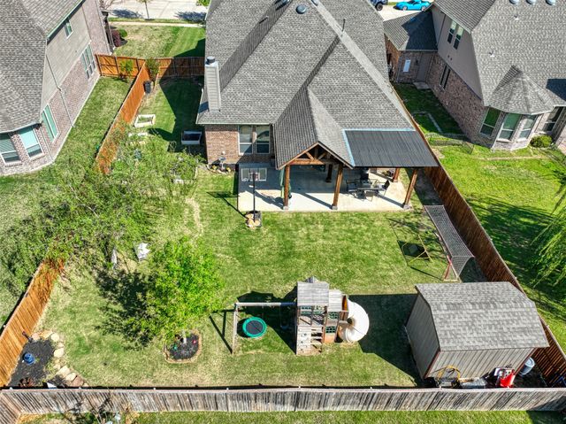 4512 Periwinkle Drive, Mansfield, TX 76063