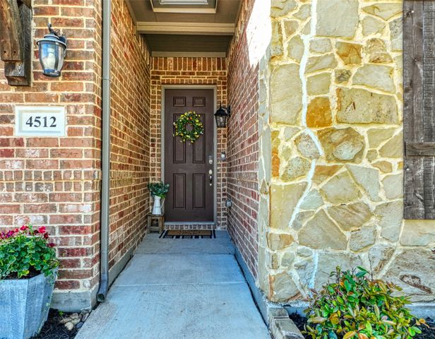 4512 Periwinkle Drive, Mansfield, TX 76063