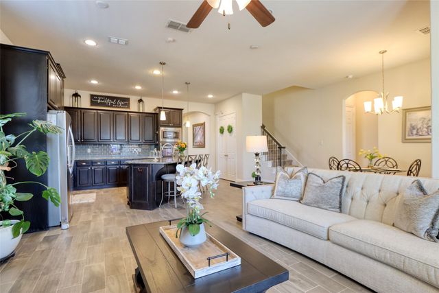 4512 Periwinkle Drive, Mansfield, TX 76063