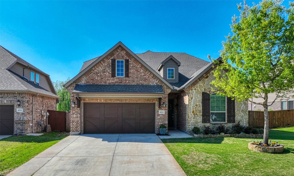 4512 Periwinkle Drive, Mansfield, TX 76063