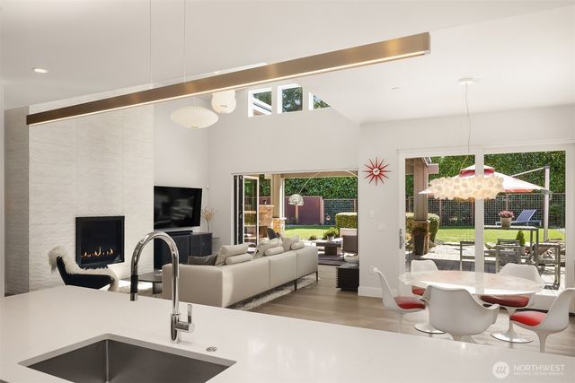 8371 SE 31st Street, Mercer Island, WA 98040