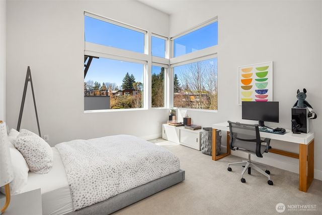 8371 SE 31st Street, Mercer Island, WA 98040