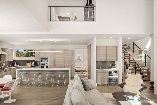 8371 SE 31st Street, Mercer Island, WA 98040