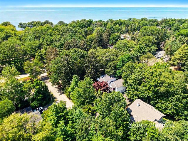 6925 2nd Street, Douglas, MI 49406