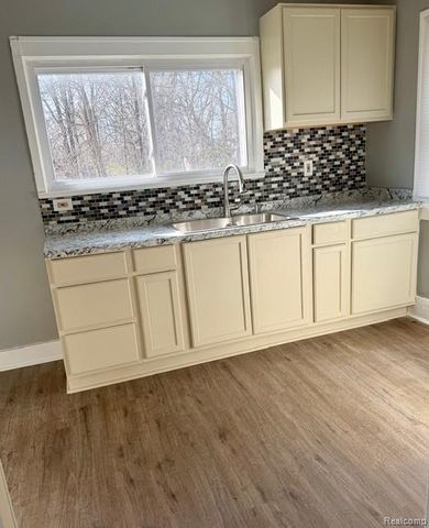 1601 Forest Hill Avenue, Flint, MI 48504