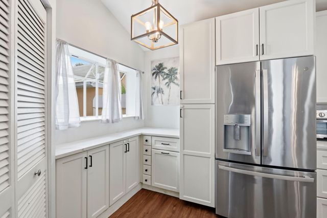 944 Dickens Place, West Palm Beach, FL 33411