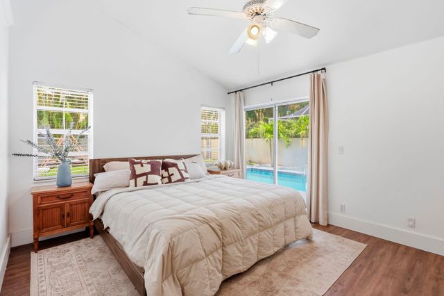 944 Dickens Place, West Palm Beach, FL 33411