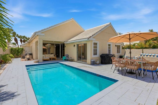 944 Dickens Place, West Palm Beach, FL 33411