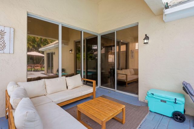 944 Dickens Place, West Palm Beach, FL 33411