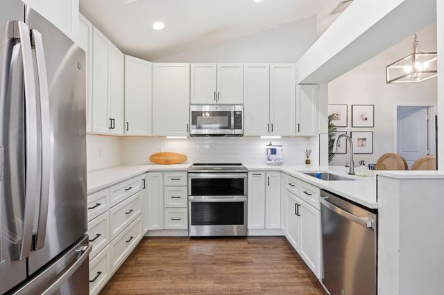944 Dickens Place, West Palm Beach, FL 33411